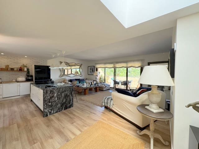 2 soveværelse Penthouse til salg i Manilva med garage - € 399.000 (Ref: 9496923)