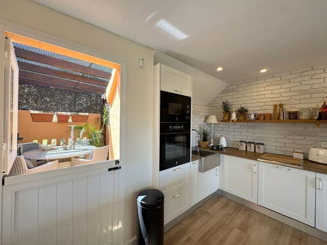 2 soveværelse Penthouse til salg i Manilva med garage - € 399.000 (Ref: 9496923)