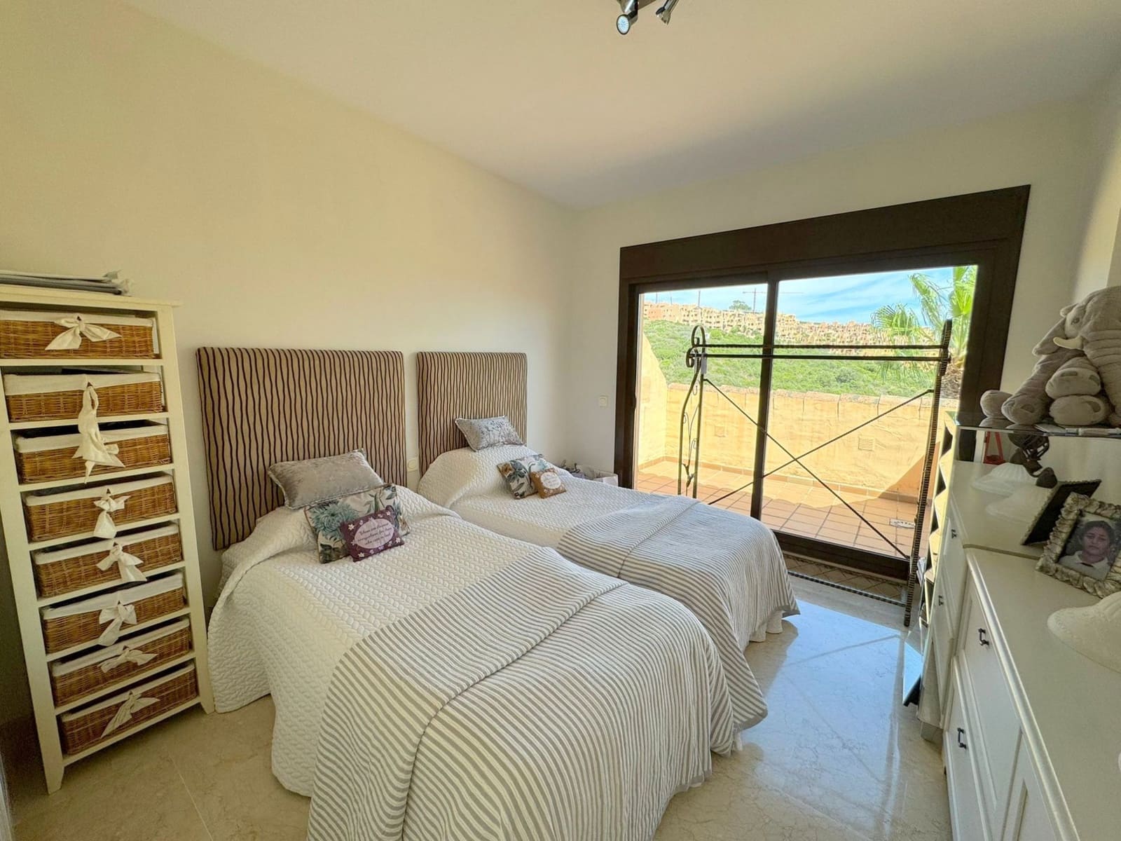 2 bedroom Penthouse for sale in Manilva with garage - € 399,000 (Ref: 9496923)