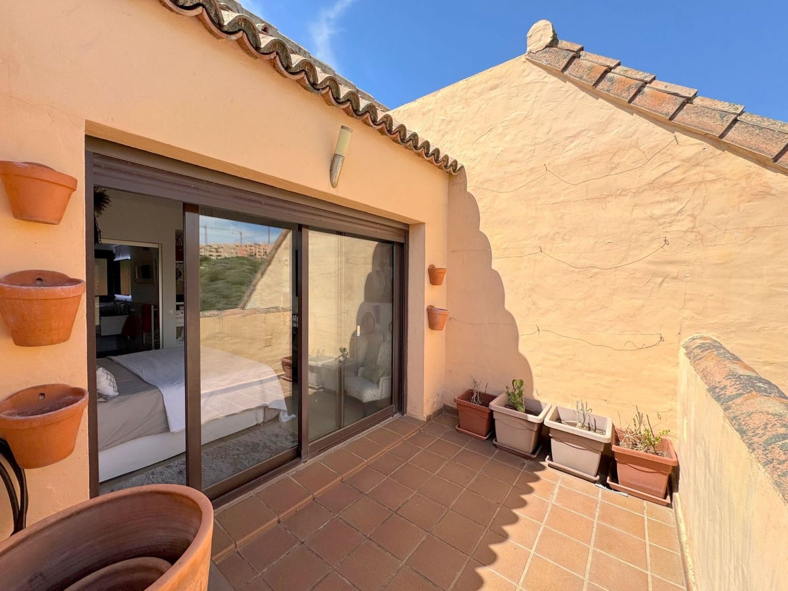 2 bedroom Penthouse for sale in Manilva with garage - € 399,000 (Ref: 9496923)