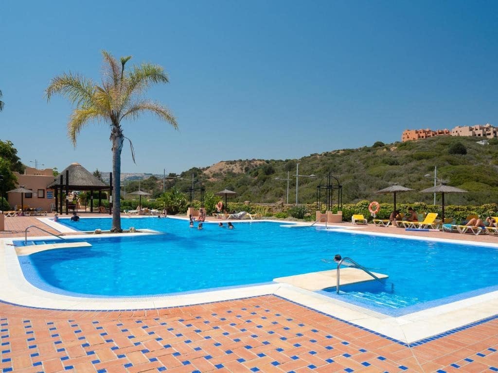 2 bedroom Apartment for sale in Manilva with pool garage - € 318,000 (Ref: 9496924)