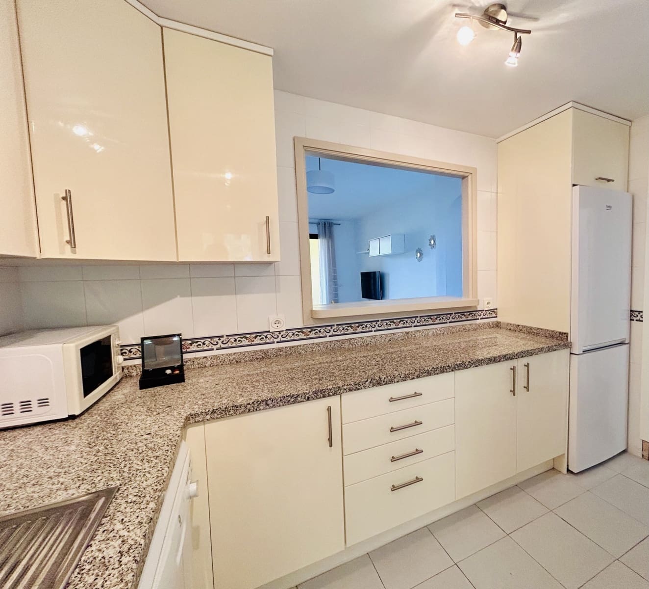 2 bedroom Apartment for sale in Manilva with pool garage - € 318,000 (Ref: 9496924)