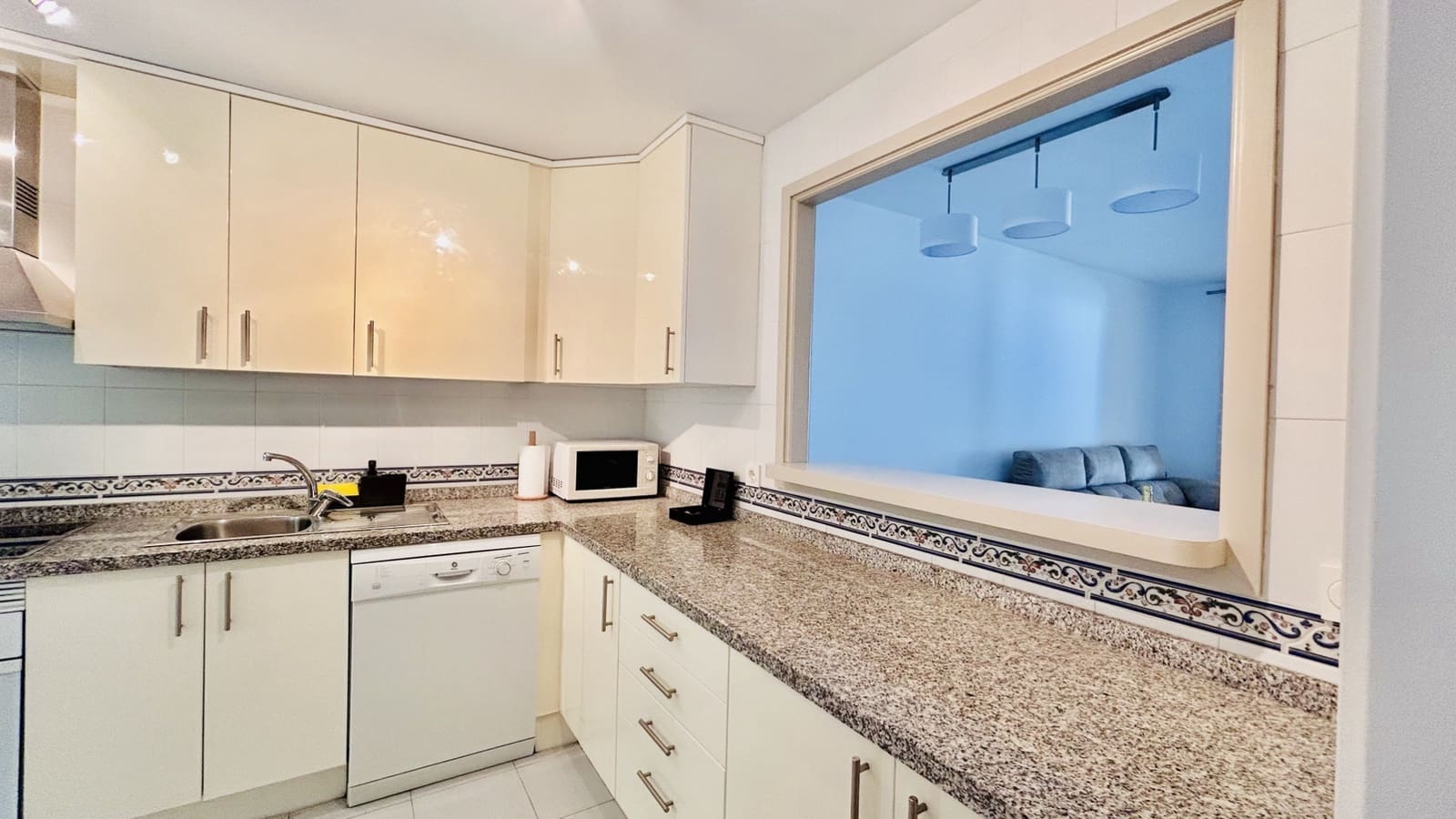 2 bedroom Apartment for sale in Manilva with pool garage - € 318,000 (Ref: 9496924)