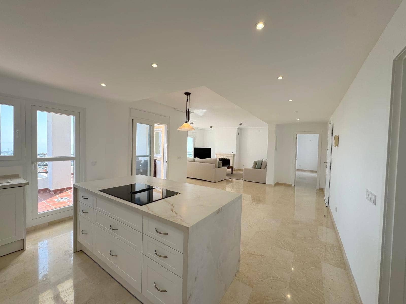 3 soveværelse Penthouse til salg i Manilva med garage - € 525.000 (Ref: 9501906)