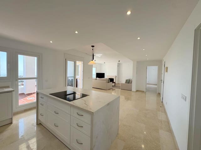 3 soveværelse Penthouse til salg i Manilva med garage - € 525.000 (Ref: 9501906)