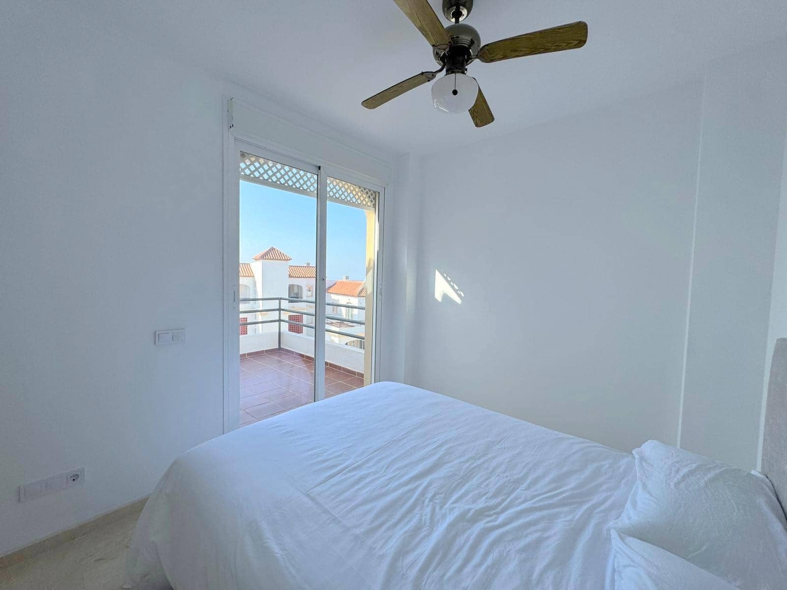 3 soveværelse Penthouse til salg i Manilva med garage - € 525.000 (Ref: 9501906)