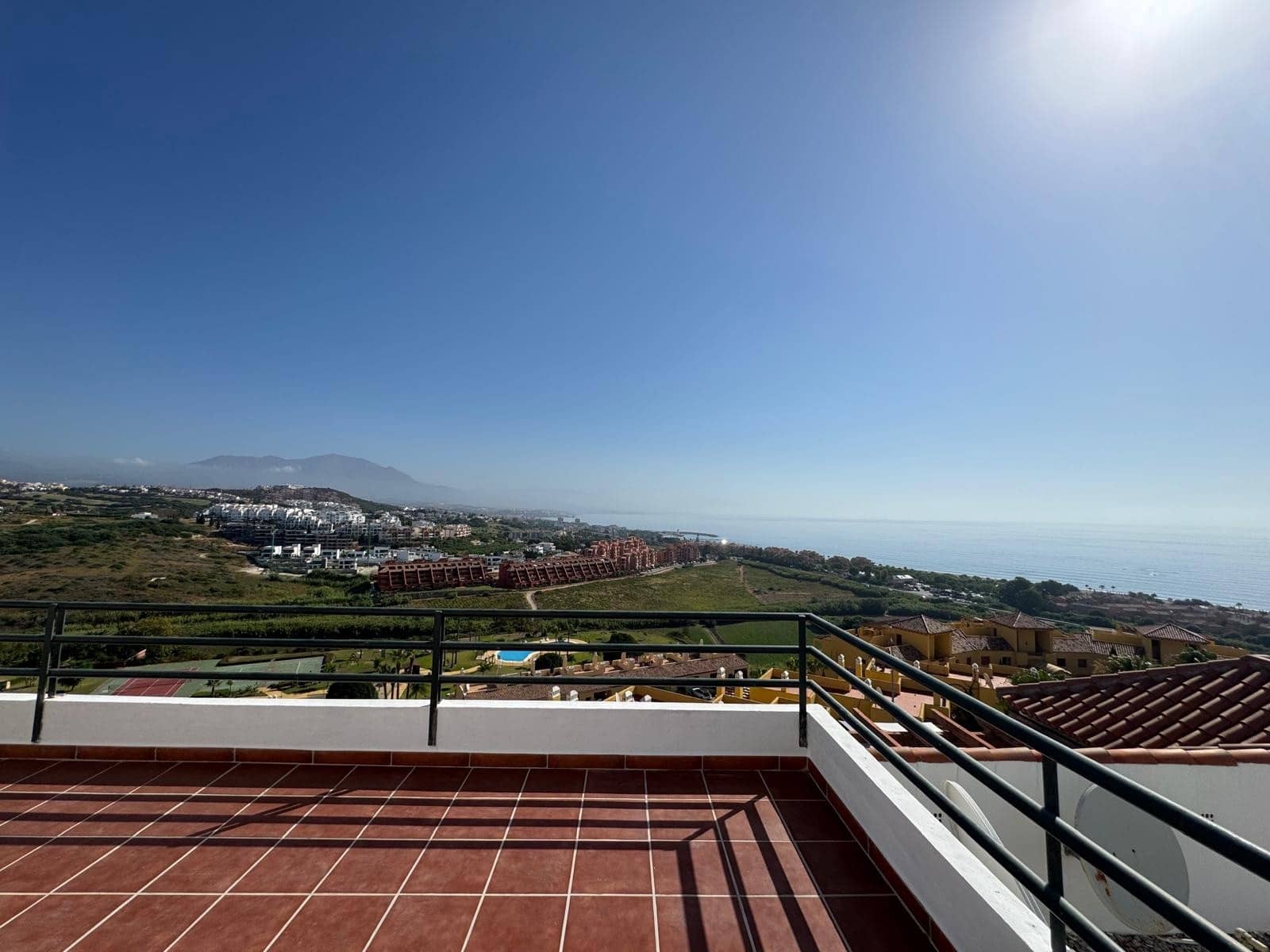 3 soveværelse Penthouse til salg i Manilva med garage - € 525.000 (Ref: 9501906)