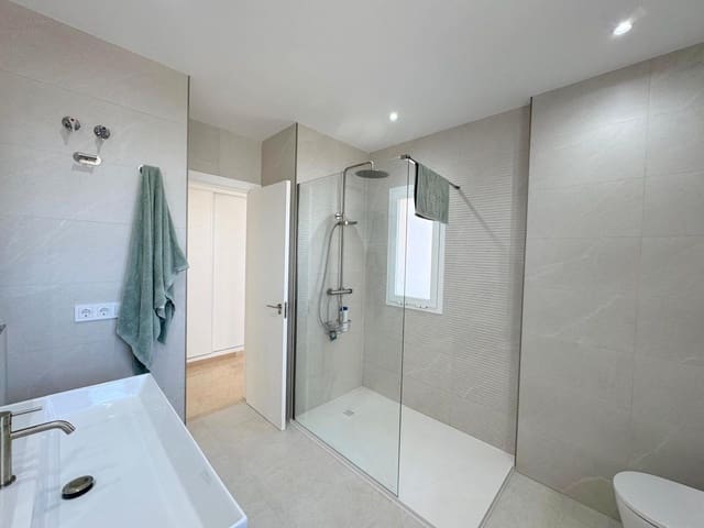 3 slaapkamer Penthouse te koop in Manilva met garage - € 525.000 (Ref: 9501906)