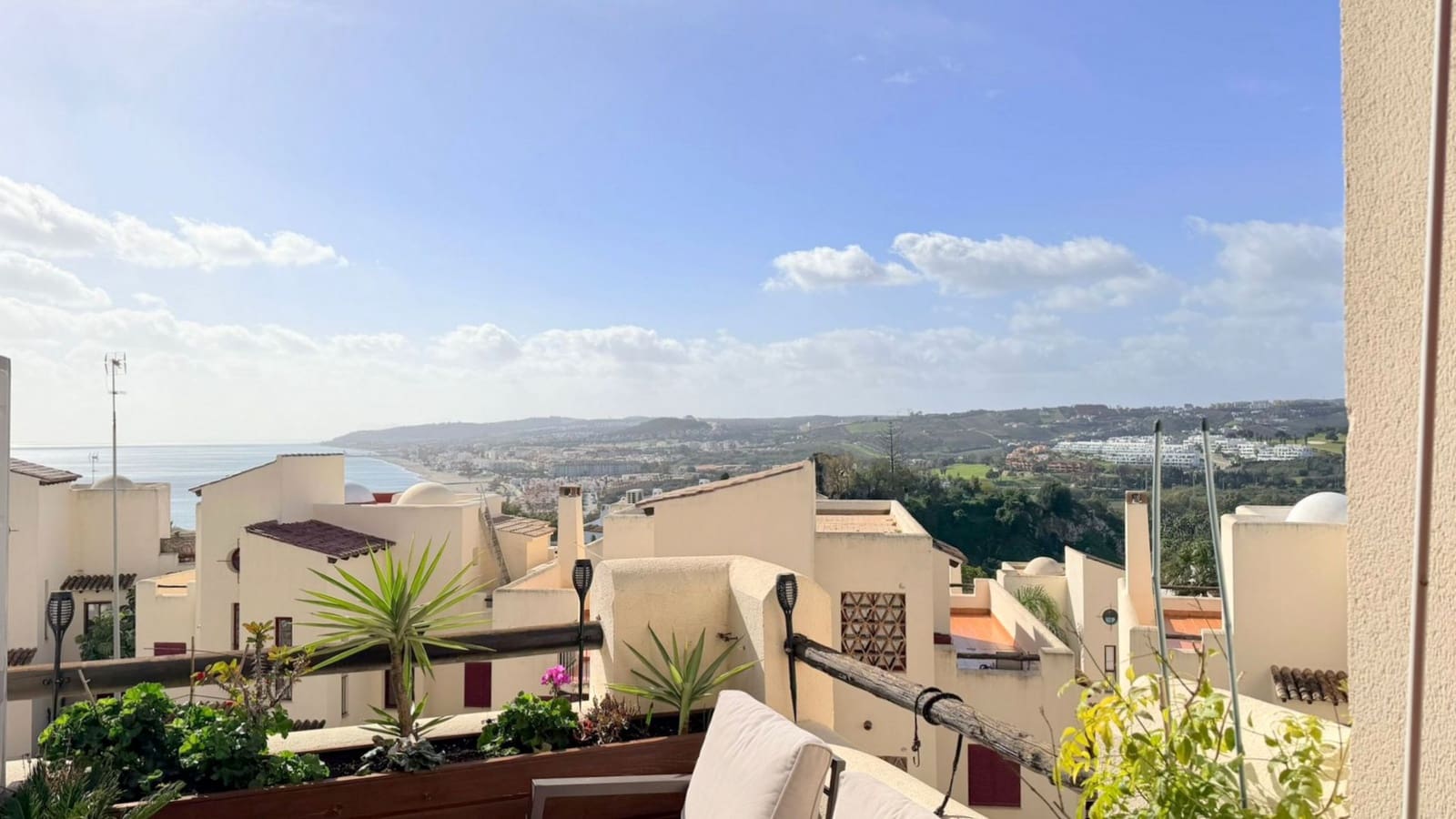 2 Zimmer Apartment zu verkaufen in Bahia de Casares mit Garage - 269.000 € (Ref: 9561369)