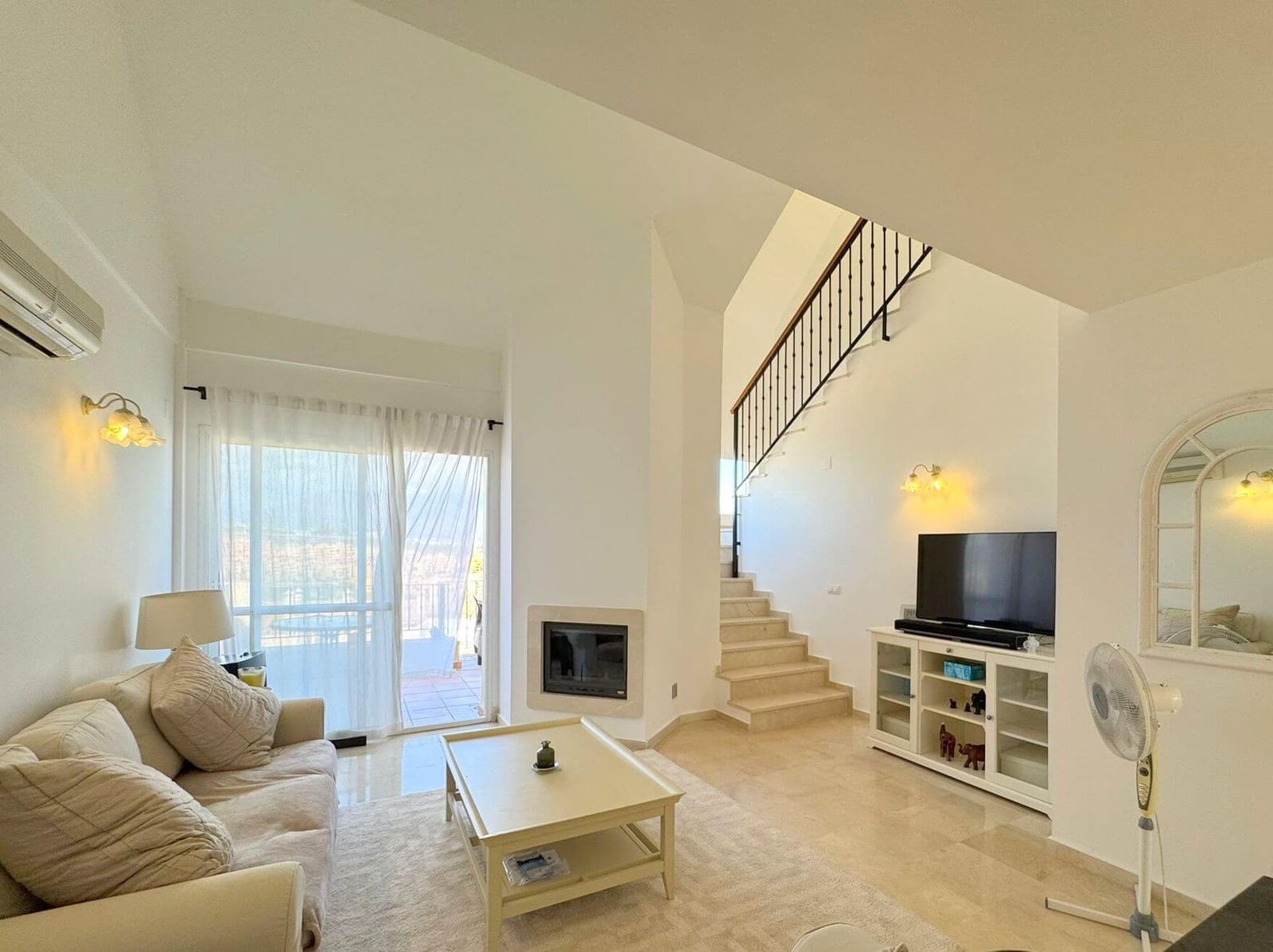 3 bedroom Penthouse for sale in La Duquesa / Puerto de la Duquesa with garage - € 340,000 (Ref: 9622331)
