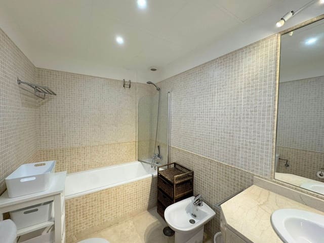 3 soveværelse Penthouse til salg i La Duquesa / Puerto de la Duquesa, Manilva med garage - € 340.000 (Ref: 9622331)