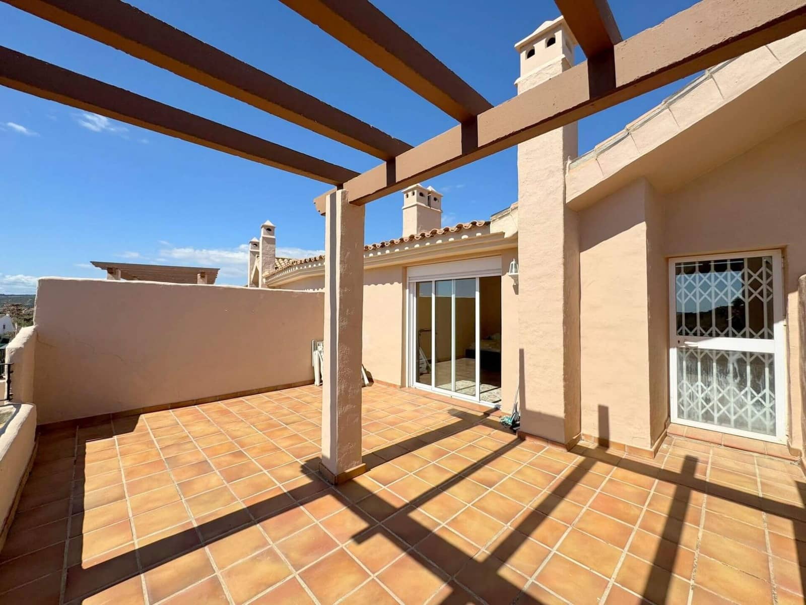3 bedroom Penthouse for sale in La Duquesa / Puerto de la Duquesa with garage - € 340,000 (Ref: 9622331)