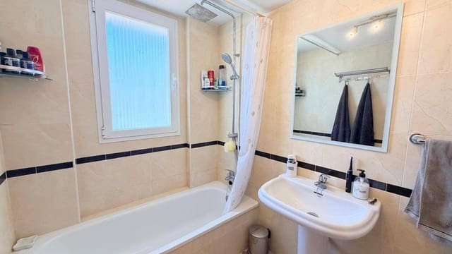 Apartamento de 2 habitaciones en La Duquesa / Puerto de la Duquesa, Manilva en venta - 349.950 € (Ref: 9627284)