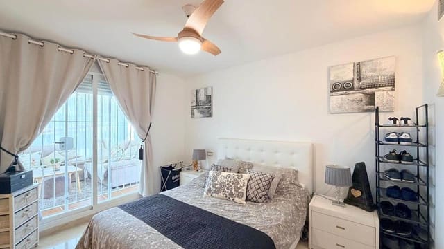 Apartamento de 2 habitaciones en La Duquesa / Puerto de la Duquesa, Manilva en venta - 349.950 € (Ref: 9627284)