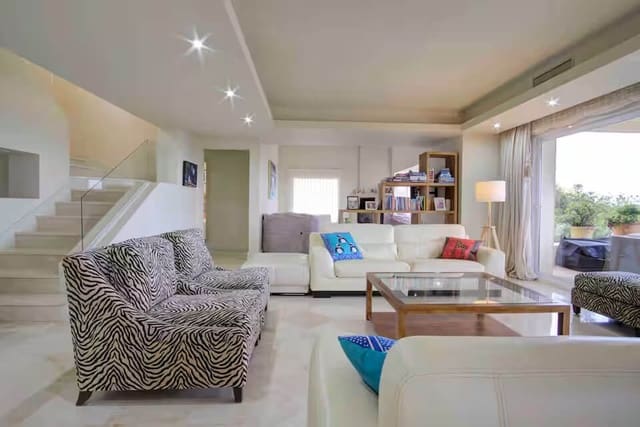 4 sovrum Villa till salu i Manilva med pool garage - 1 499 000 € (Ref: 9643803)