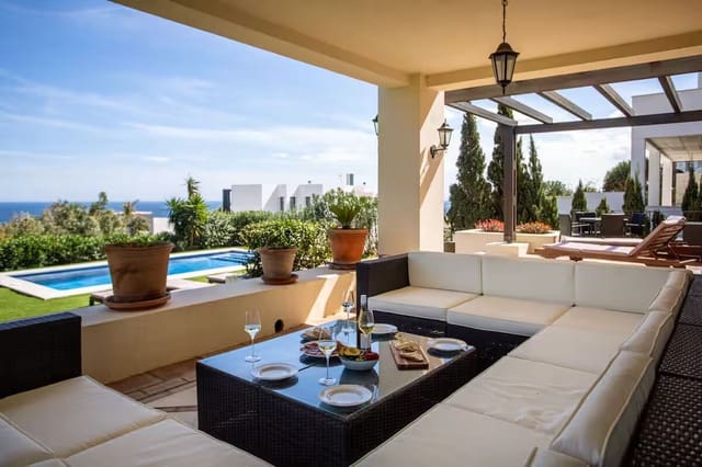 4 sovrum Villa till salu i Manilva med pool garage - 1 499 000 € (Ref: 9643803)