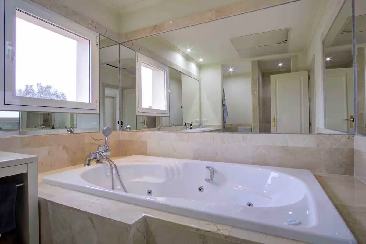 4 camera da letto Villa in vendita in Manilva con piscina garage - 1.499.000 € (Rif: 9643803)