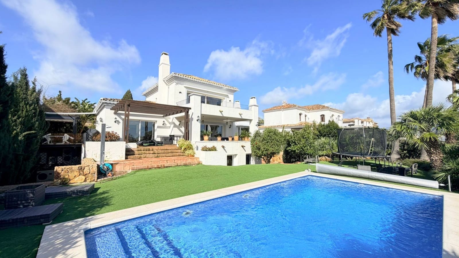 4 bedroom Villa for sale in Manilva with pool garage - € 1,499,000 (Ref: 9643803)