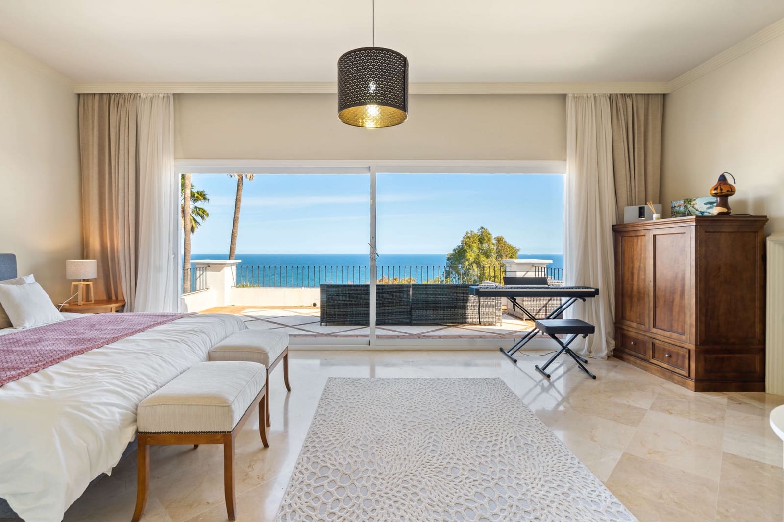 4 slaapkamer Villa te koop in Manilva met zwembad garage - € 1.499.000 (Ref: 9643803)