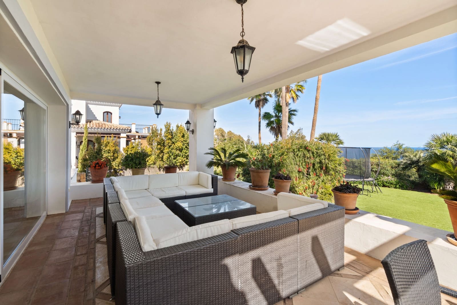 4 slaapkamer Villa te koop in Manilva met zwembad garage - € 1.499.000 (Ref: 9643803)