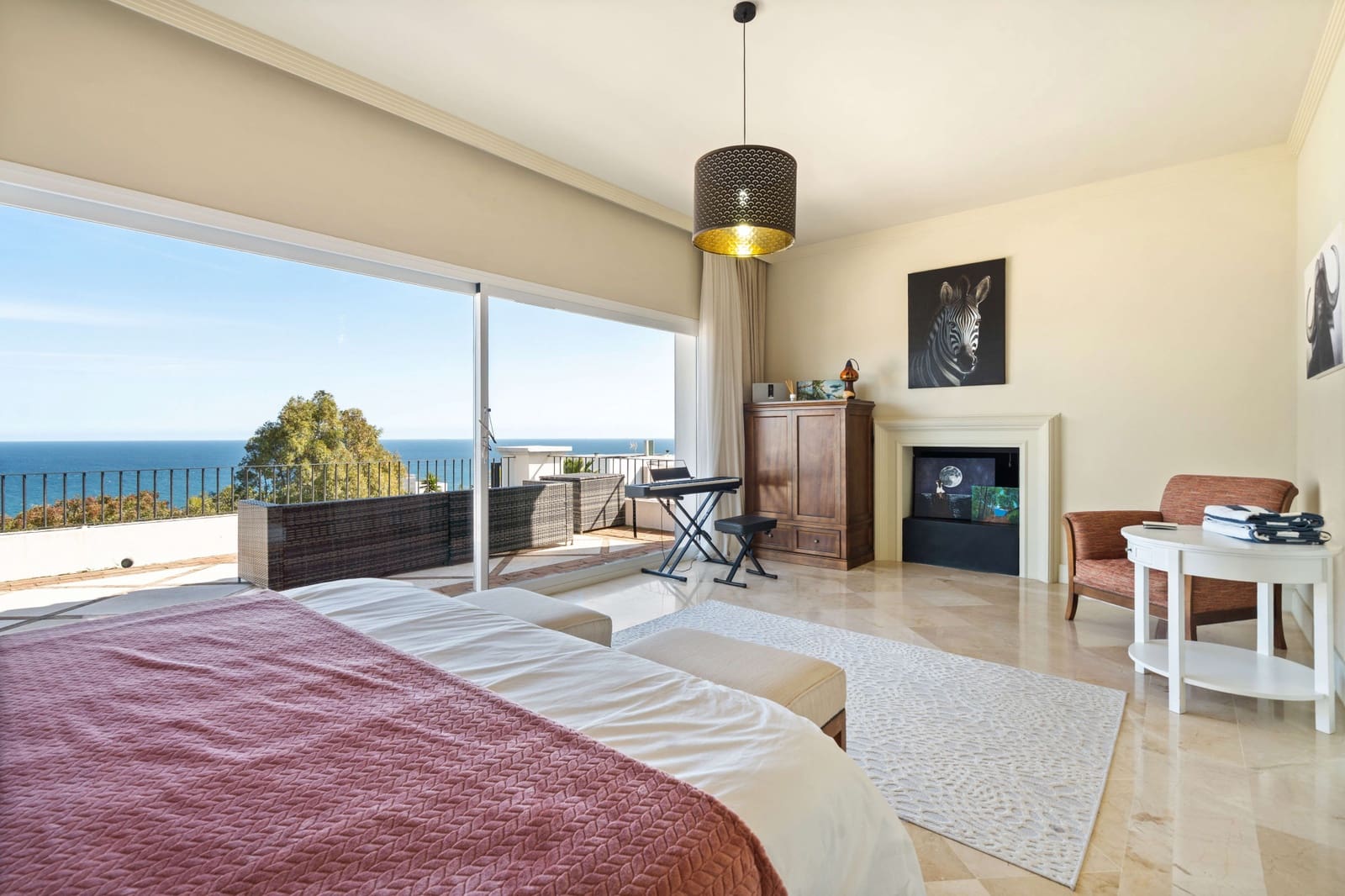 4 soveværelse Villa til salg i Manilva med swimmingpool garage - € 1.499.000 (Ref: 9643803)