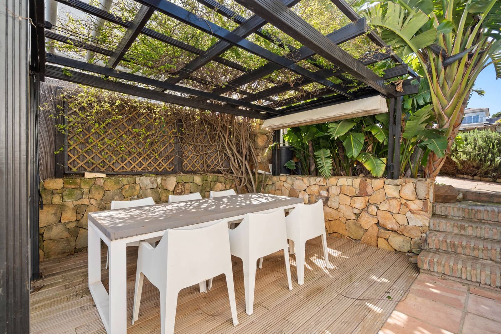 4 soveværelse Villa til salg i Manilva med swimmingpool garage - € 1.499.000 (Ref: 9643803)