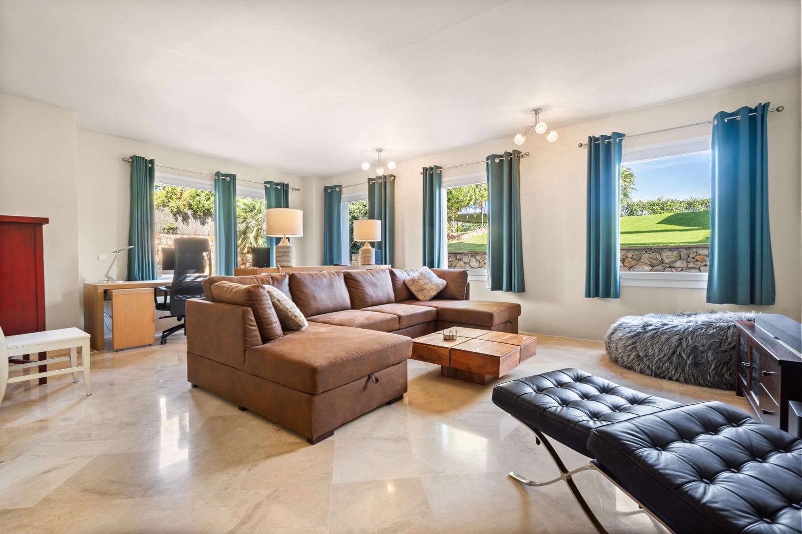 4 soveværelse Villa til salg i Manilva med swimmingpool garage - € 1.499.000 (Ref: 9643803)