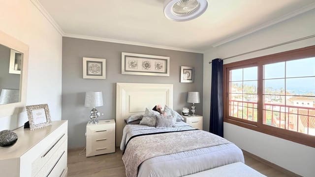 2 soverom Leilighet til salgs i Manilva med svømmebasseng garasje - € 399 000 (Ref: 9643804)