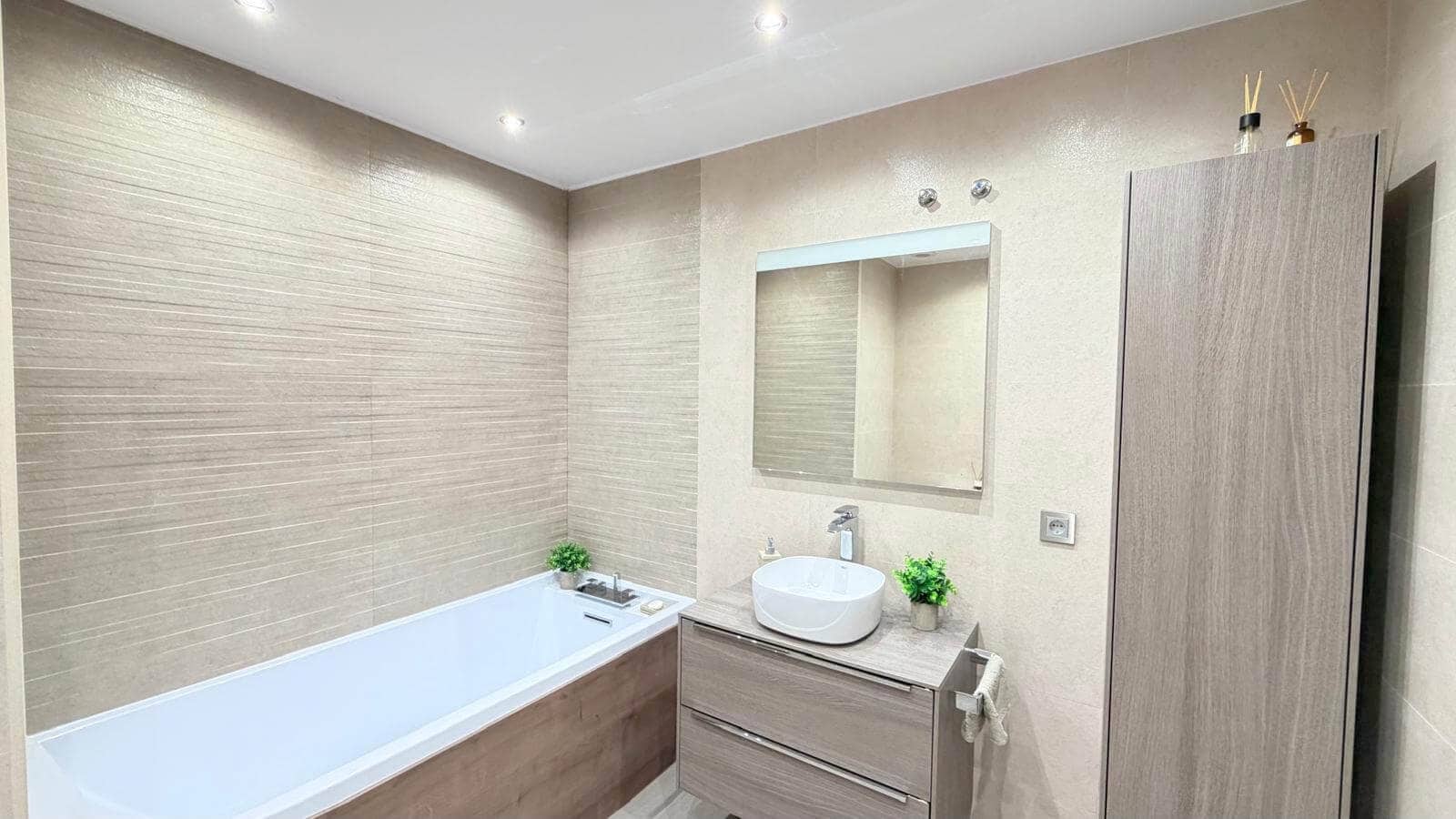 2 soverom Leilighet til salgs i Manilva med svømmebasseng garasje - € 399 000 (Ref: 9643804)