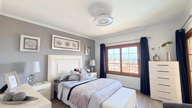 2 soverom Leilighet til salgs i Manilva med svømmebasseng garasje - € 399 000 (Ref: 9643804)