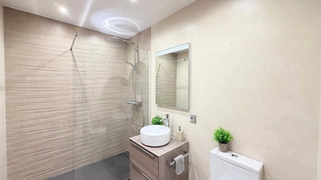 2 soverom Leilighet til salgs i Manilva med svømmebasseng garasje - € 399 000 (Ref: 9643804)