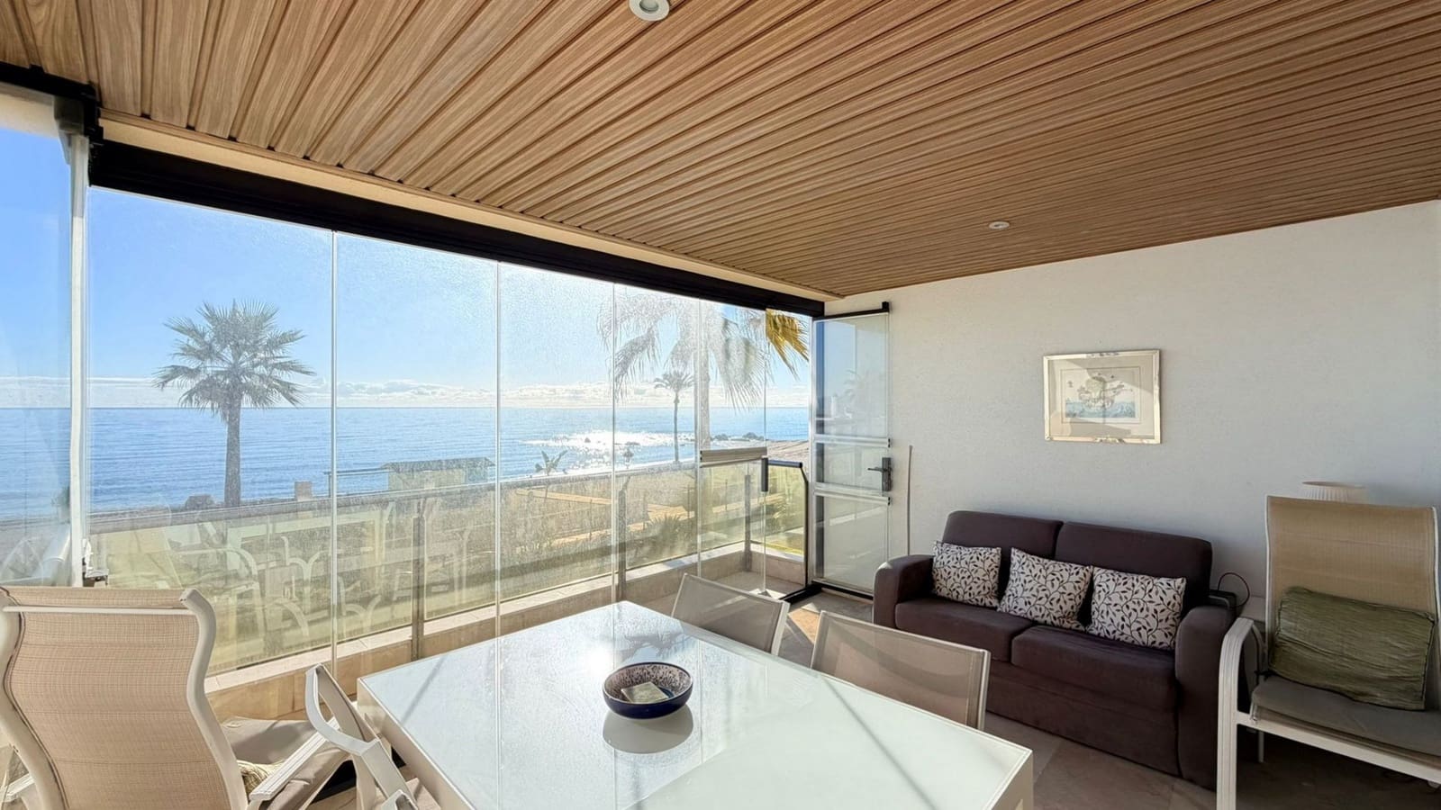 2 soverom Leilighet til salgs i Manilva med svømmebasseng garasje - € 599 000 (Ref: 9647816)