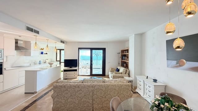 2 soverom Leilighet til salgs i Manilva med svømmebasseng garasje - € 599 000 (Ref: 9647816)