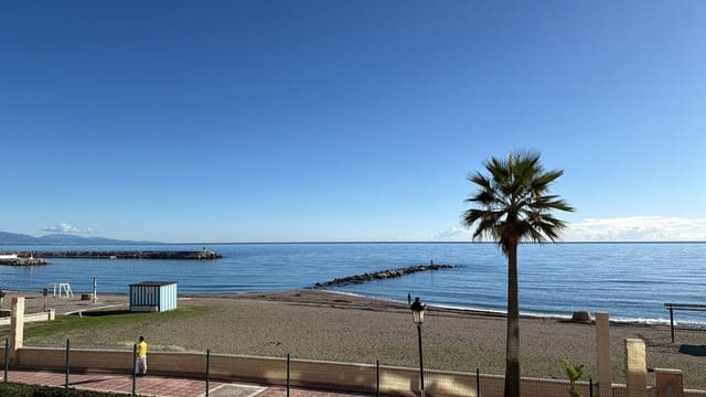 2 soverom Leilighet til salgs i Manilva med svømmebasseng garasje - € 599 000 (Ref: 9647816)