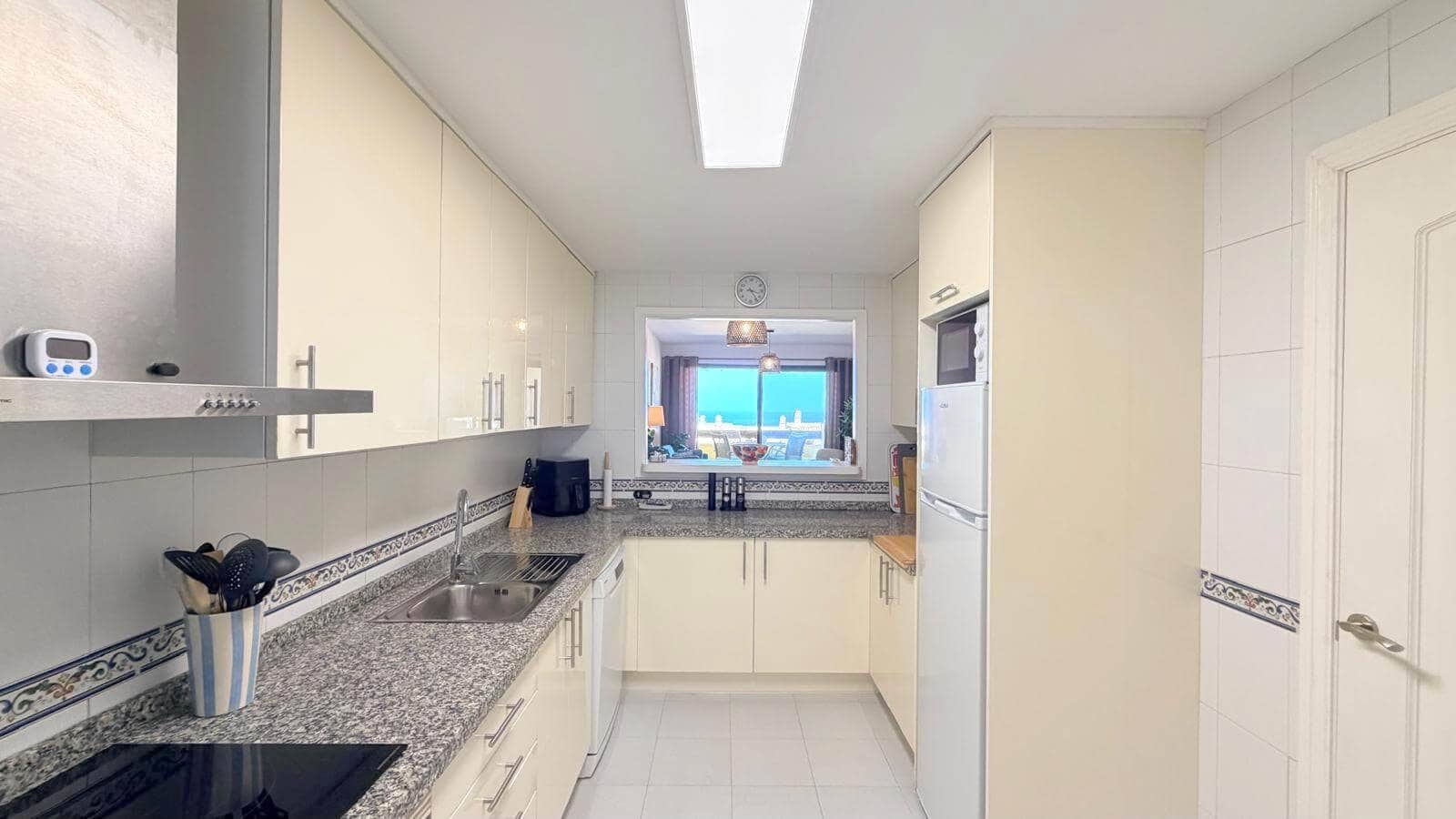 2 bedroom Apartment for sale in Manilva with garage - € 280,000 (Ref: 9700484)