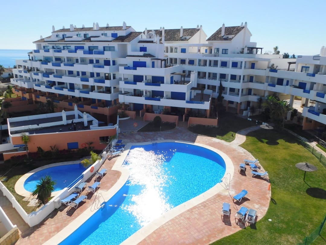 2 soverom Leilighet til salgs i Manilva med svømmebasseng garasje - € 330 000 (Ref: 9714566)