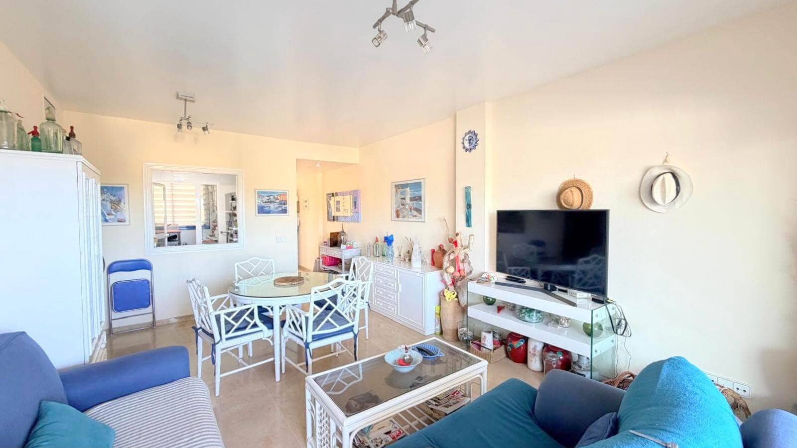 2 soverom Leilighet til salgs i Manilva med svømmebasseng garasje - € 330 000 (Ref: 9714566)