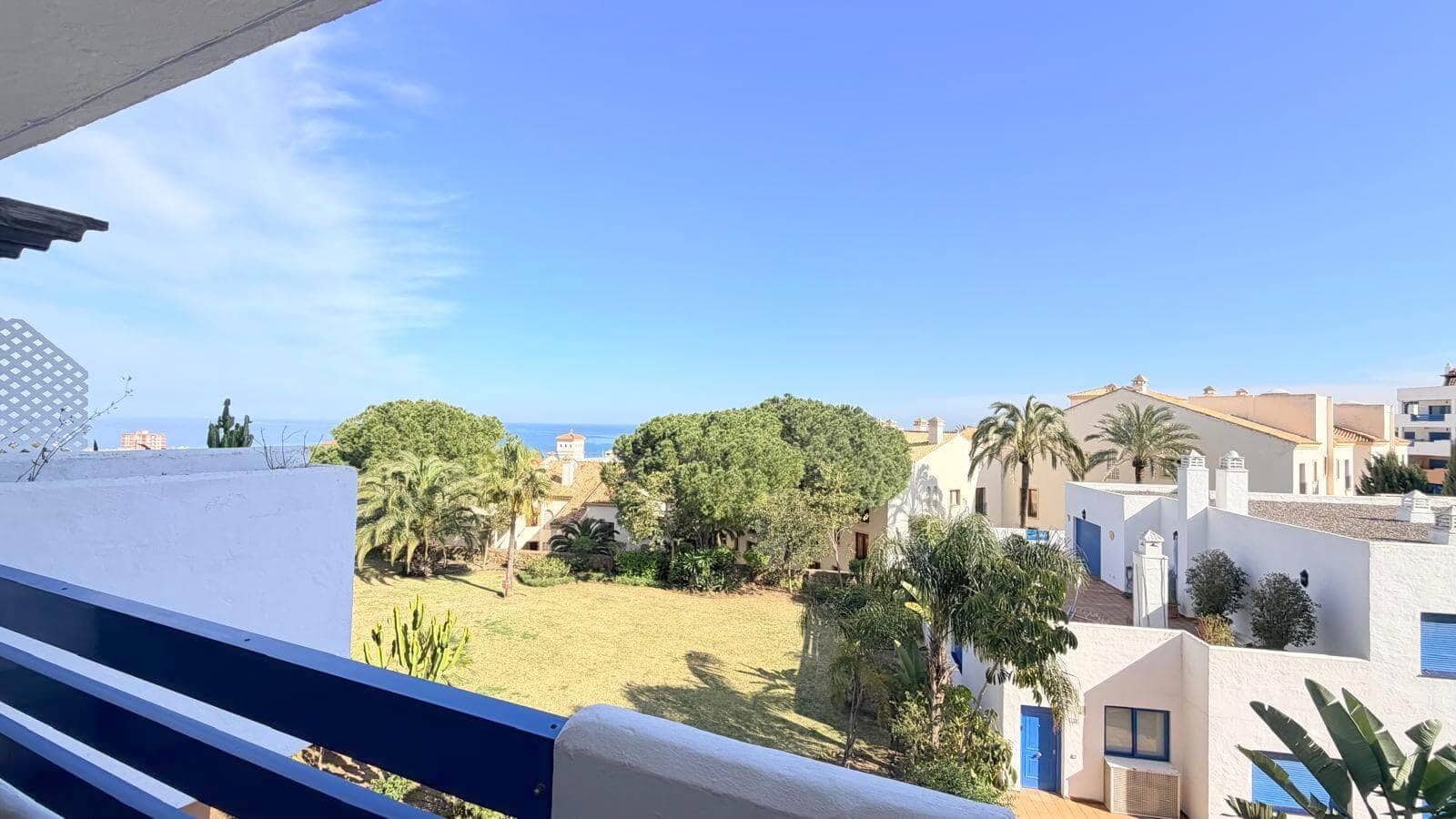 2 soverom Leilighet til salgs i Manilva med svømmebasseng garasje - € 330 000 (Ref: 9714566)