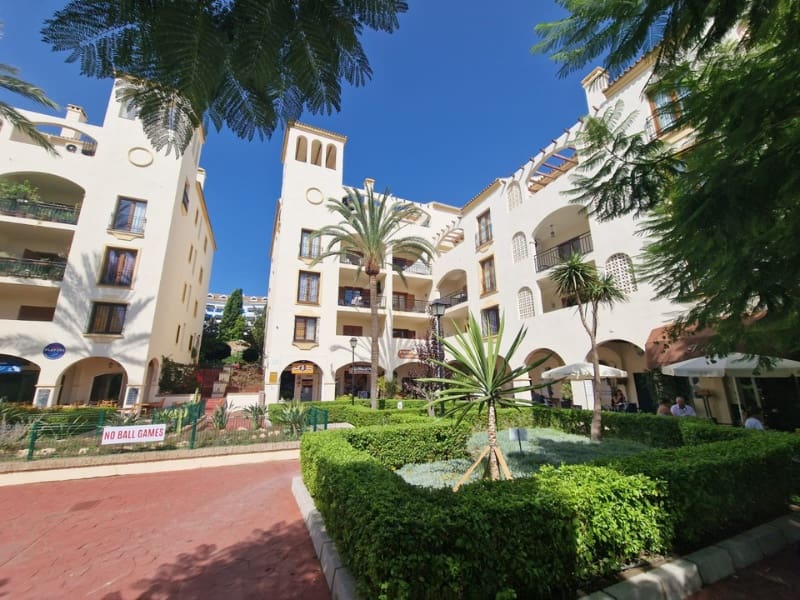 2 bedroom Apartment for sale in La Duquesa / Puerto de la Duquesa - € 265,000 (Ref: 9731707)