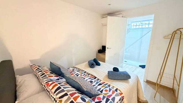 2 bedroom Apartment for sale in La Duquesa / Puerto de la Duquesa, Manilva - € 265,000 (Ref: 9731707)