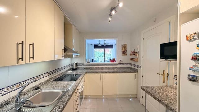 2 chambre Appartement à vendre à Manilva avec piscine garage - 279 000 € (Ref: 9828742)