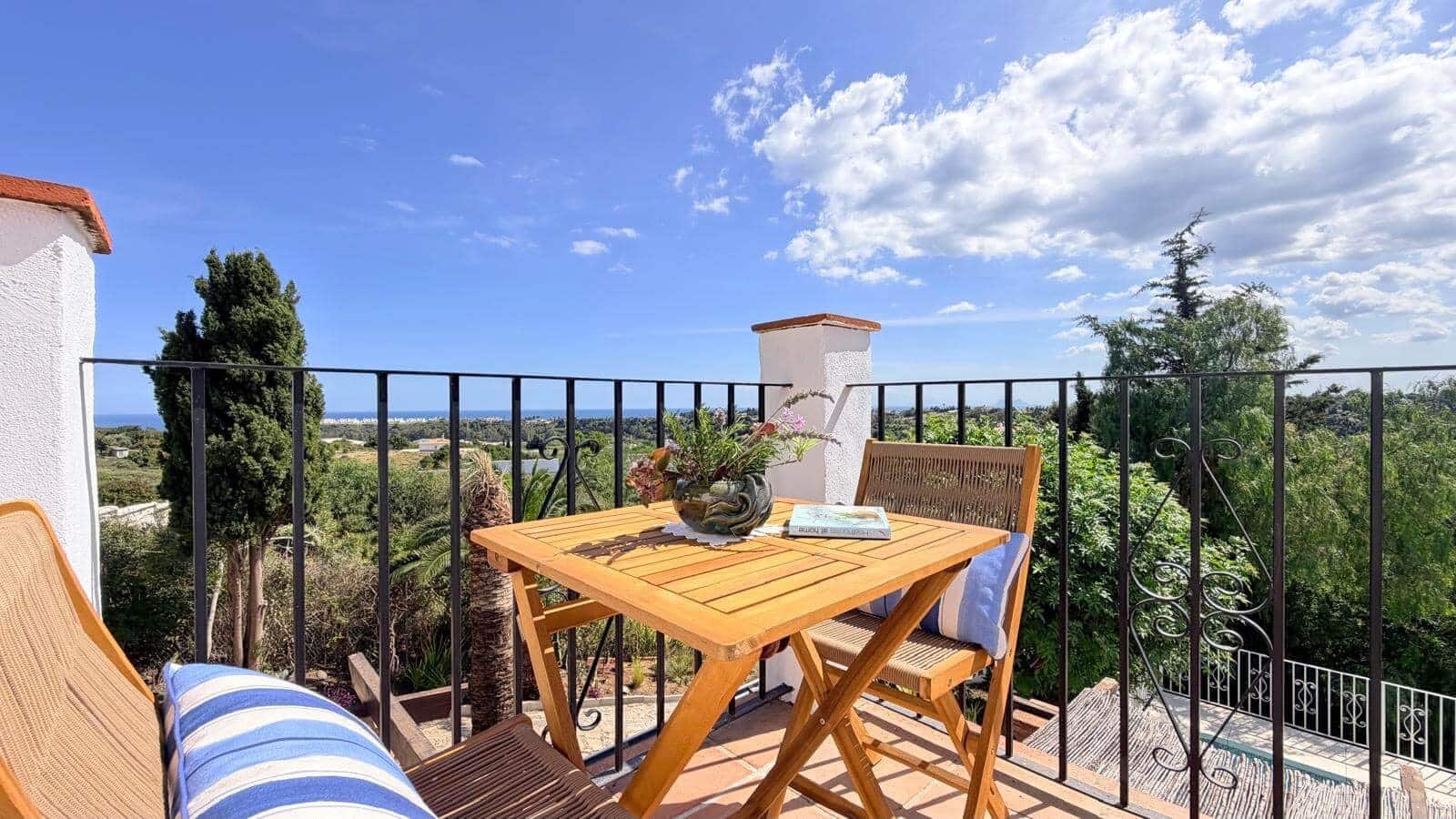 3 sovrum Villa till salu i Estepona med pool - 880 000 € (Ref: 9830764)