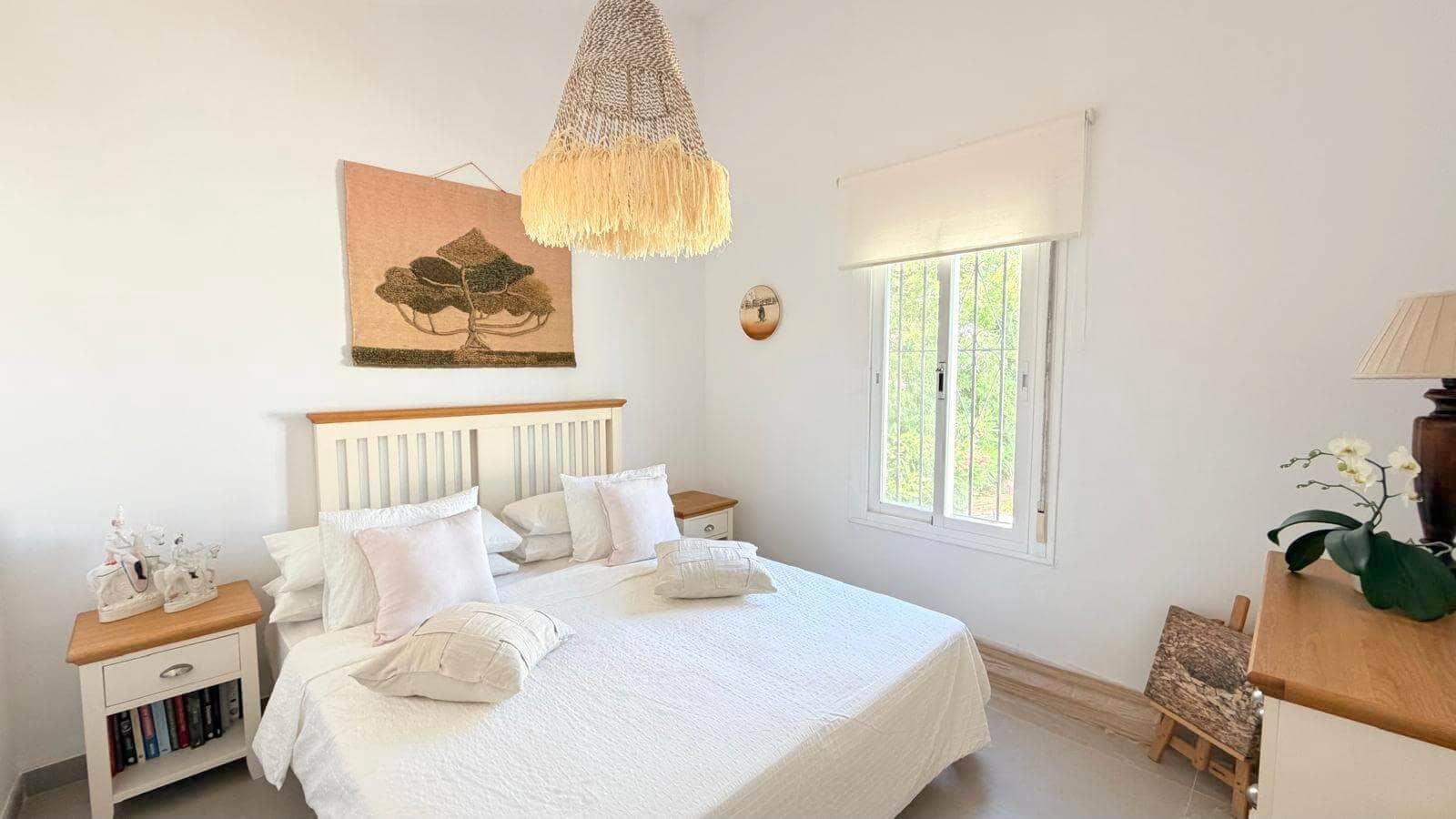 3 sovrum Villa till salu i Estepona med pool - 880 000 € (Ref: 9830764)