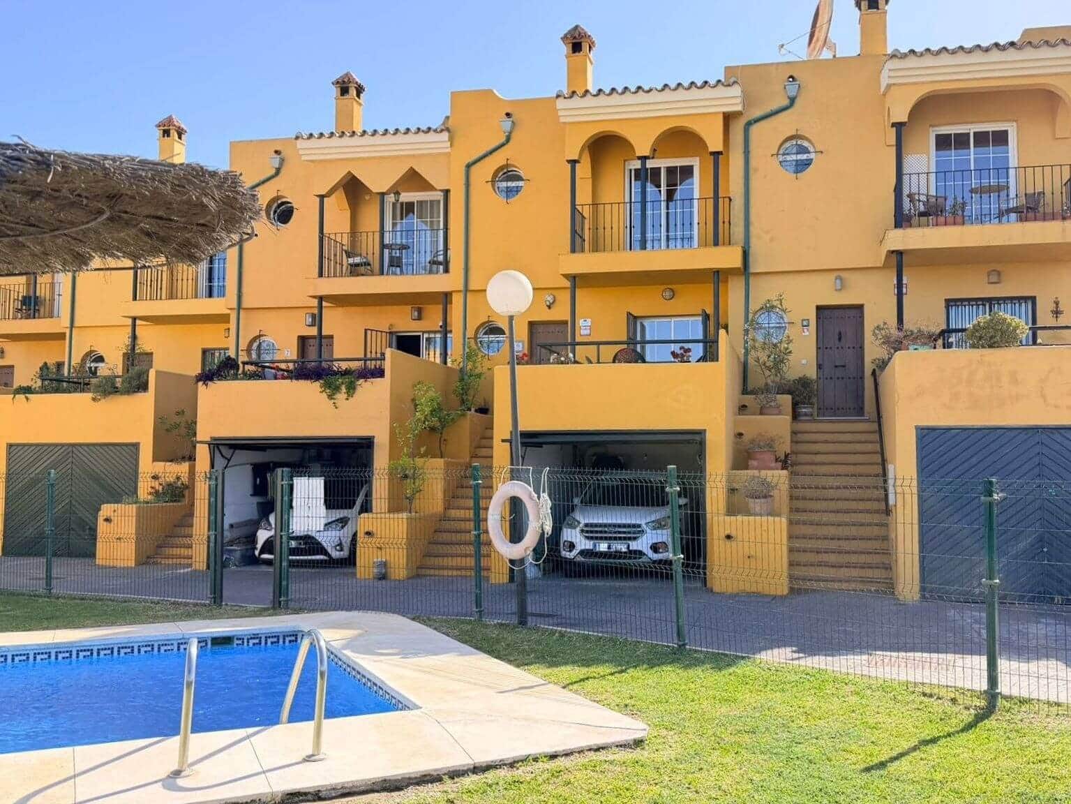 3 sovrum Hus till salu i Manilva med garage - 335 000 € (Ref: 9866643)