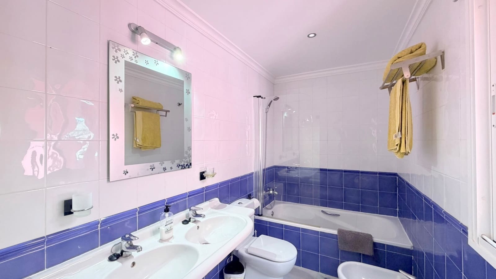 3 sypialnia Apartament na sprzedaż w Manilva - 315 000 € (Ref: 9889892)