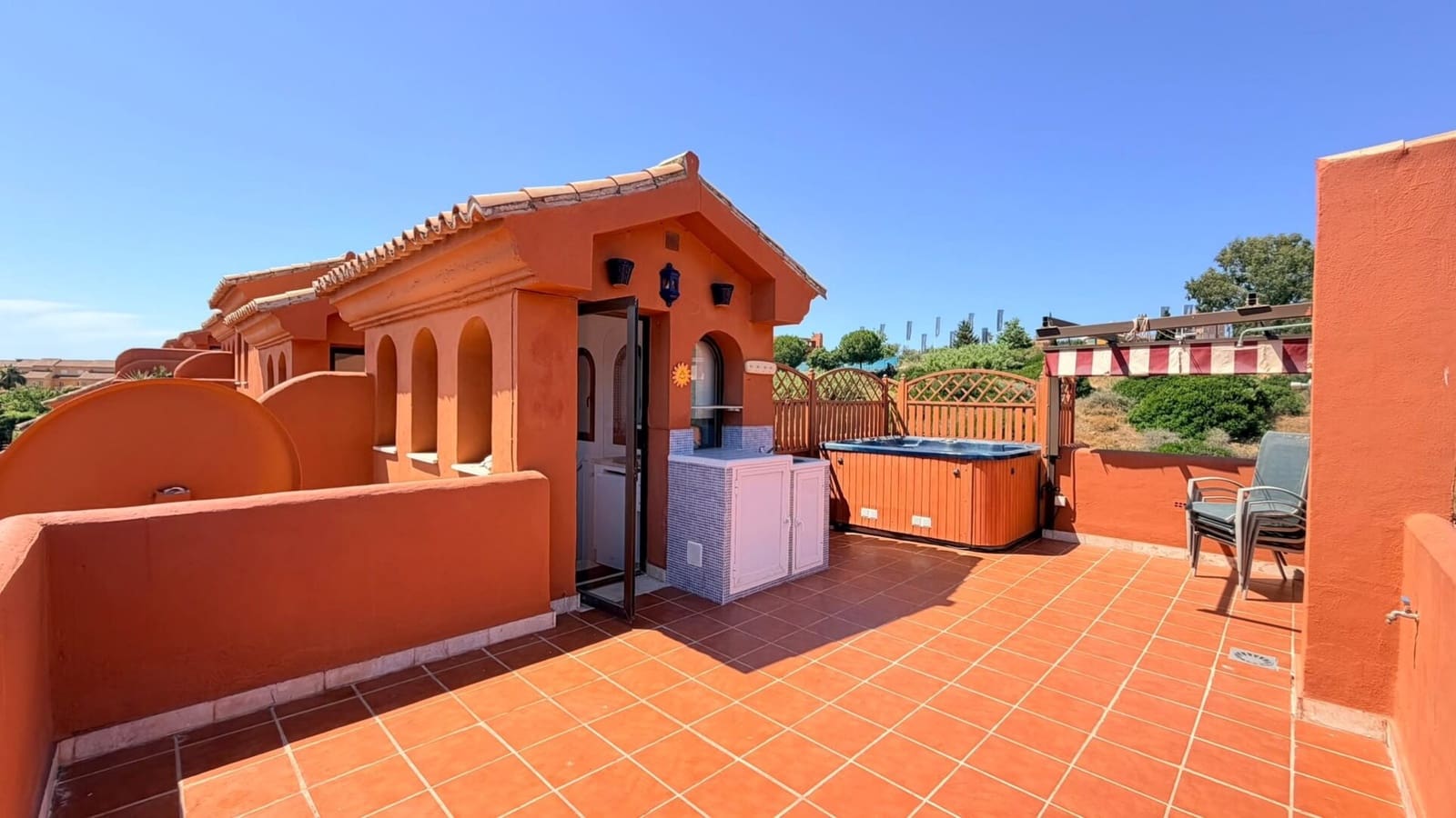 3 camera da letto Attico in vendita in Estepona con piscina garage - 424.990 € (Rif: 9933626)