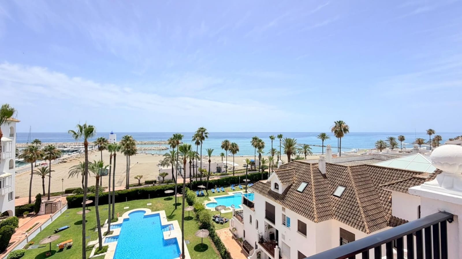 1 bedroom Apartment for sale in Manilva with pool garage - € 330,000 (Ref: 9933627)