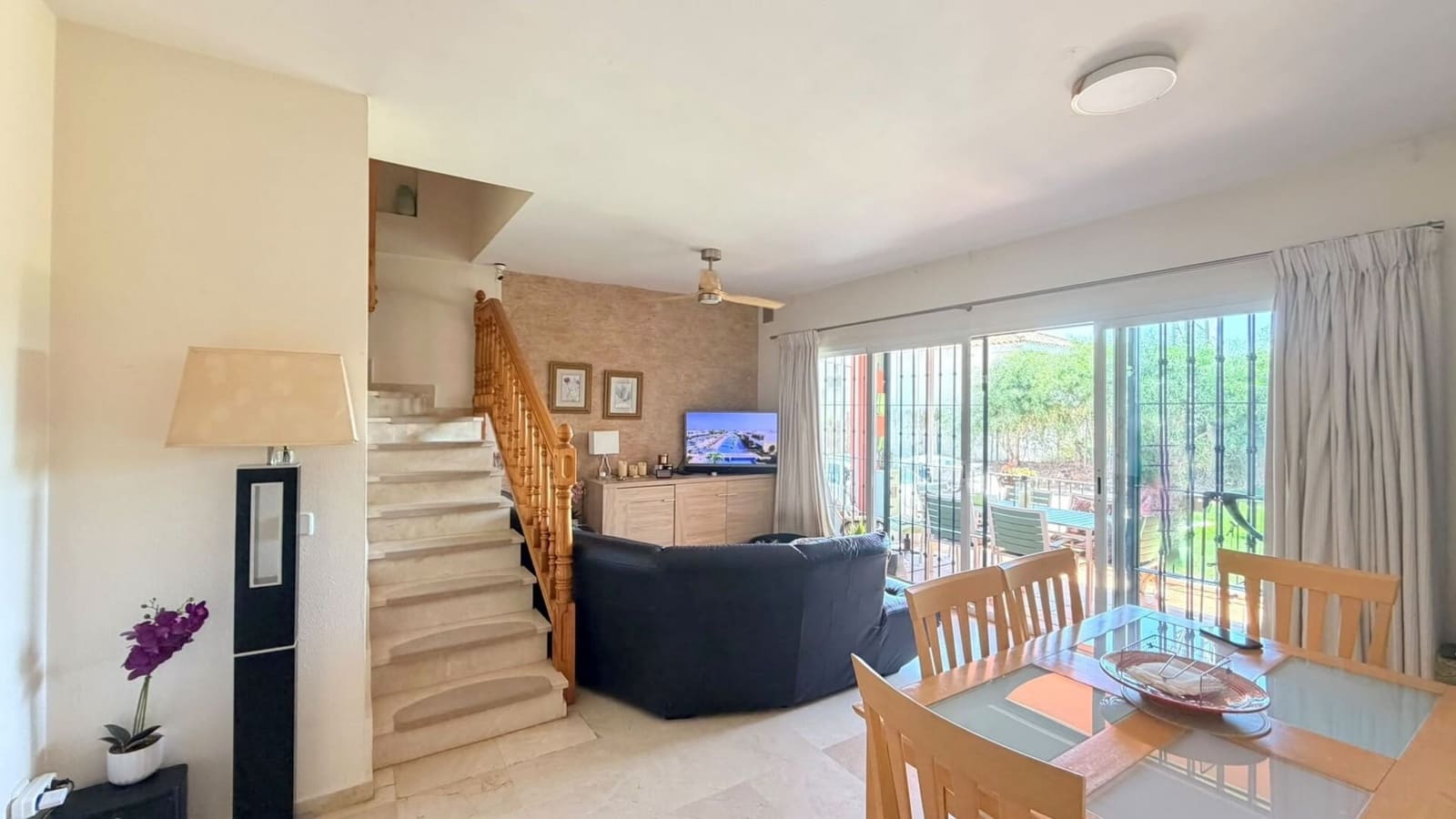 3 makuuhuone Huoneisto myytävänä paikassa La Duquesa / Puerto de la Duquesa mukana uima-altaan 
autotalli - 299 000 € (Ref: 9951982)