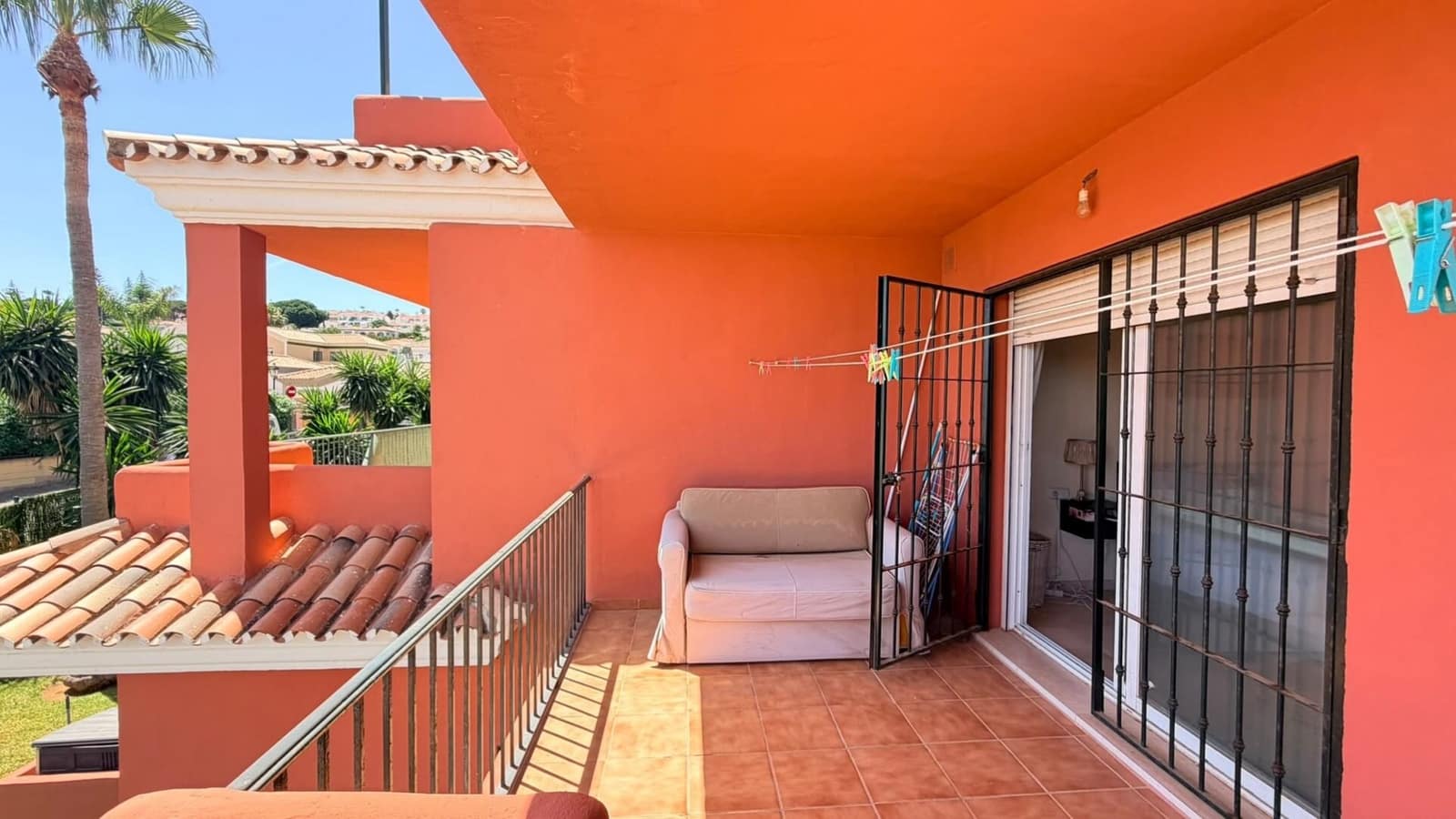 3 makuuhuone Huoneisto myytävänä paikassa La Duquesa / Puerto de la Duquesa mukana uima-altaan 
autotalli - 299 000 € (Ref: 9951982)