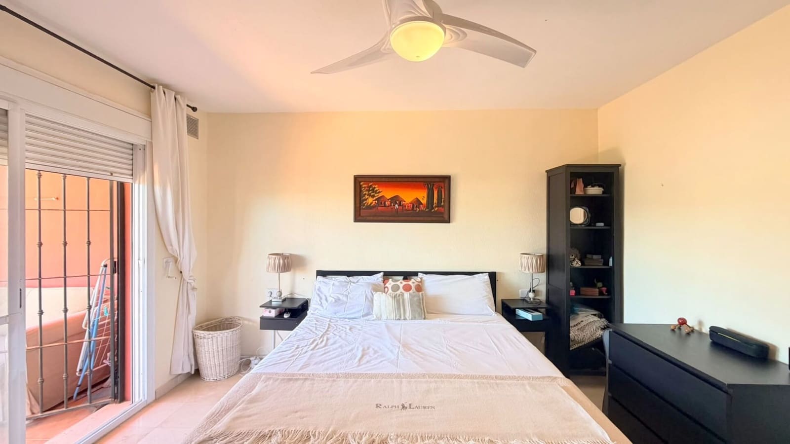 3 makuuhuone Huoneisto myytävänä paikassa La Duquesa / Puerto de la Duquesa mukana uima-altaan 
autotalli - 299 000 € (Ref: 9951982)